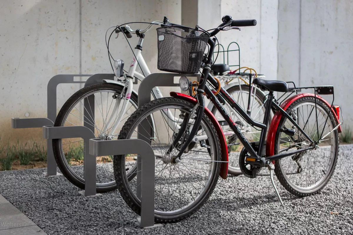 Elegante design fietsenrekken voor individueel fietsparkeren
