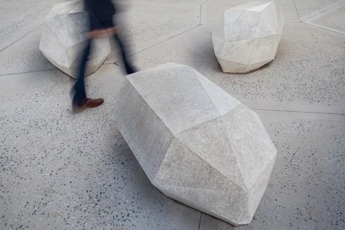 Panache Straatmeubilair Mobilier Urbain zitelement assise afsluitelement element barrier Stone©