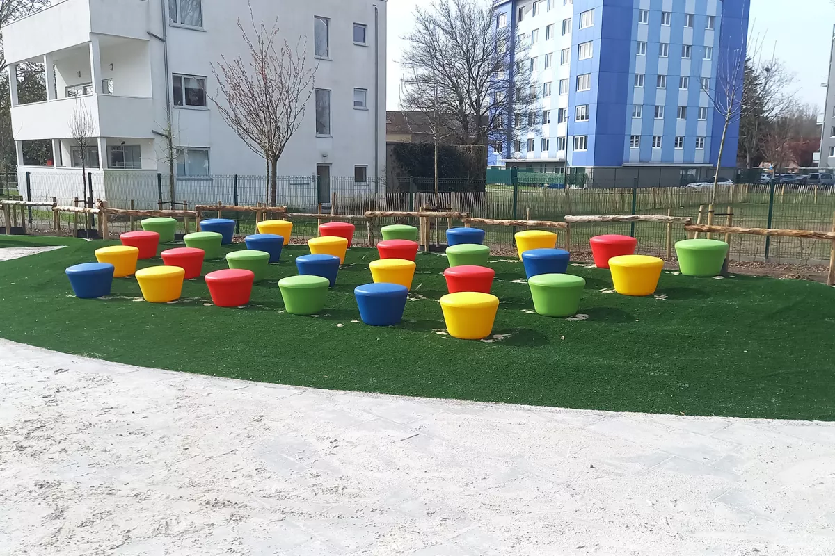 Panache Straatmeubilair Mobilier Urbain Zitelemen Assise LOOP UP© Outsider Vlindertuin Mechelen