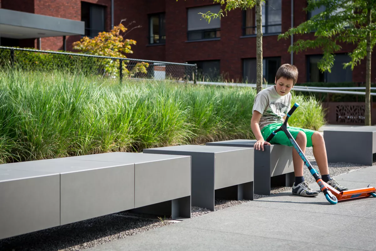 Panache Straatmeubilair Mobilier Urbain zitbank tafel banc table Passeparout Concrete©