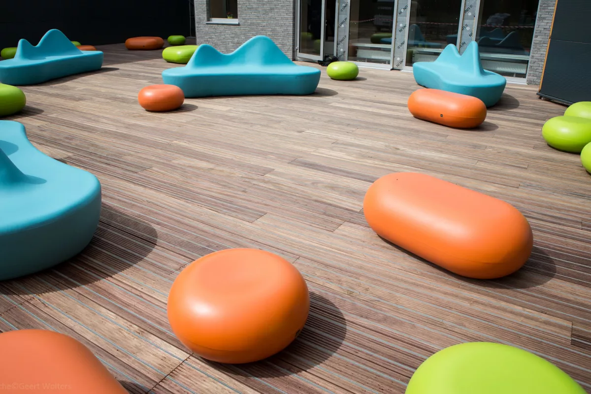 Panache Straatmeubilair Mobilier Urbain zitelement assise bloembak bac à fleurs Lightweight Rio©