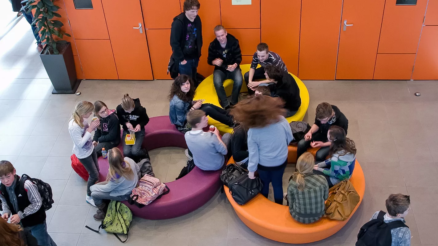 Panache straatmeubilair mobilier urbain zitbank banc LOOP©