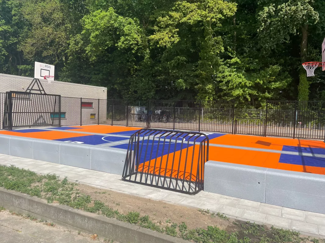 Panache straatmeubilair mobilier urbain sportveldomranding bordures de sports wits-l sepcourt