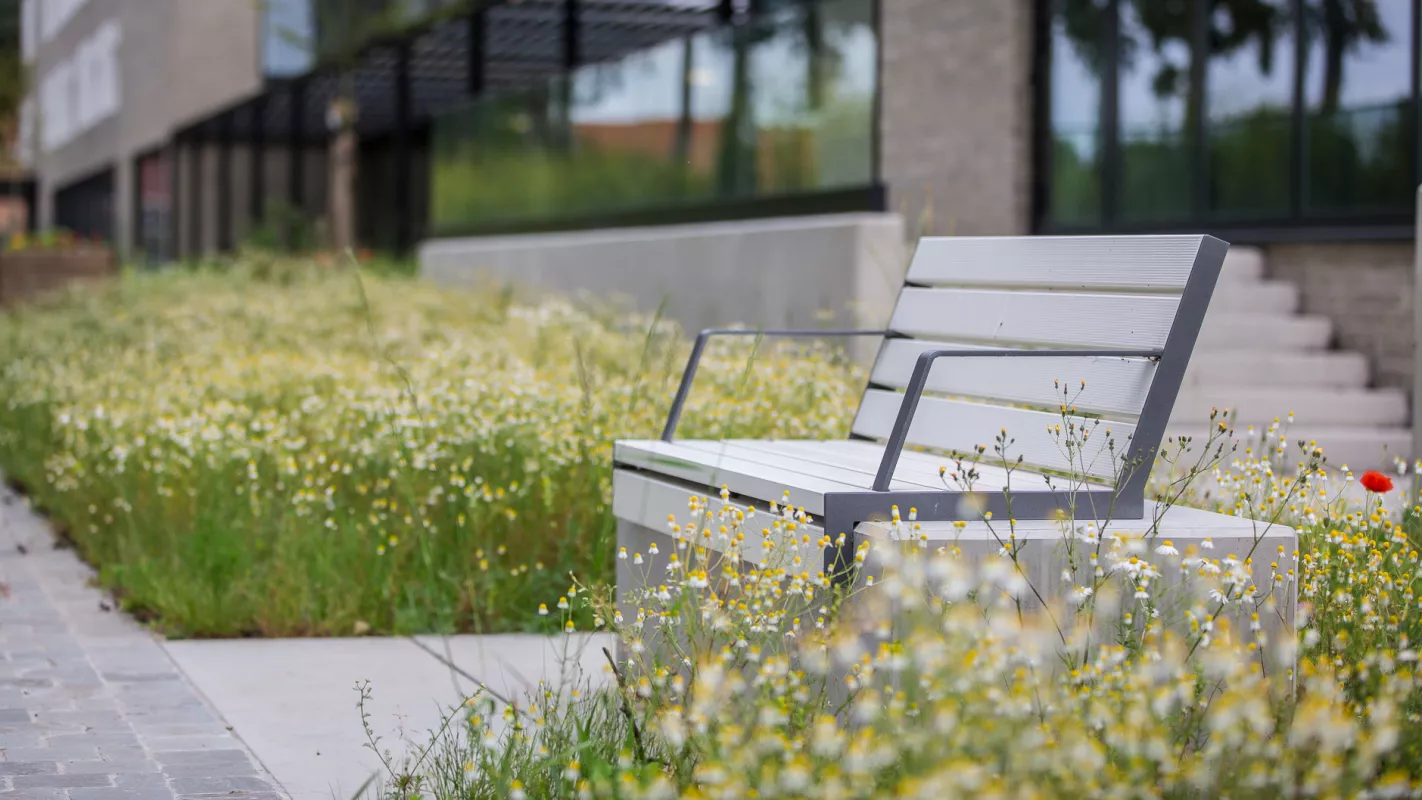 Woonzorgcentrum De Zathe Nieuwpoort Panache Straatmeubilair Mobilier Urbain zitbank  banc HopHop©