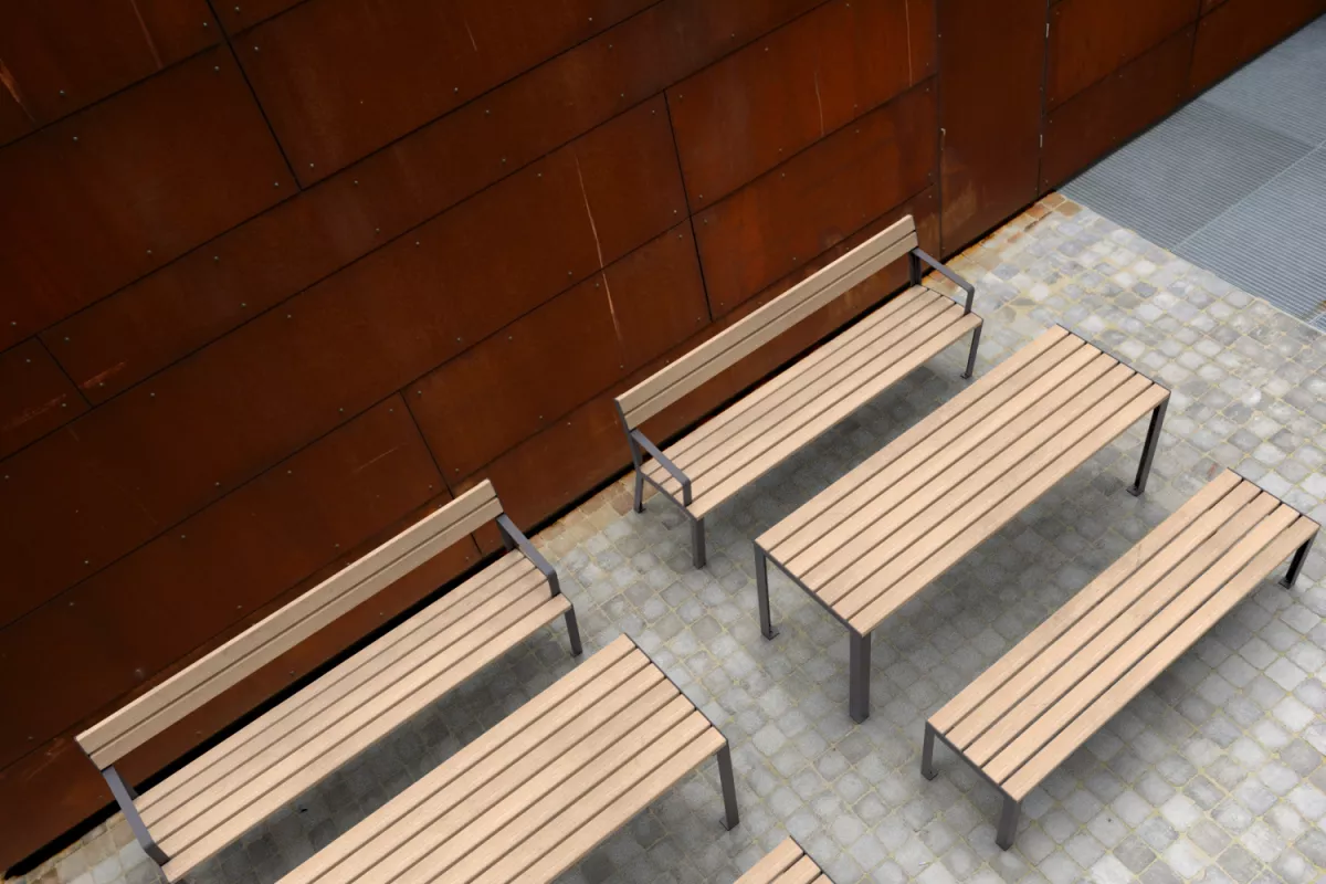 Panache Straatmeubilair Mobilier Urbain zitbank tafel banc table La Strada©