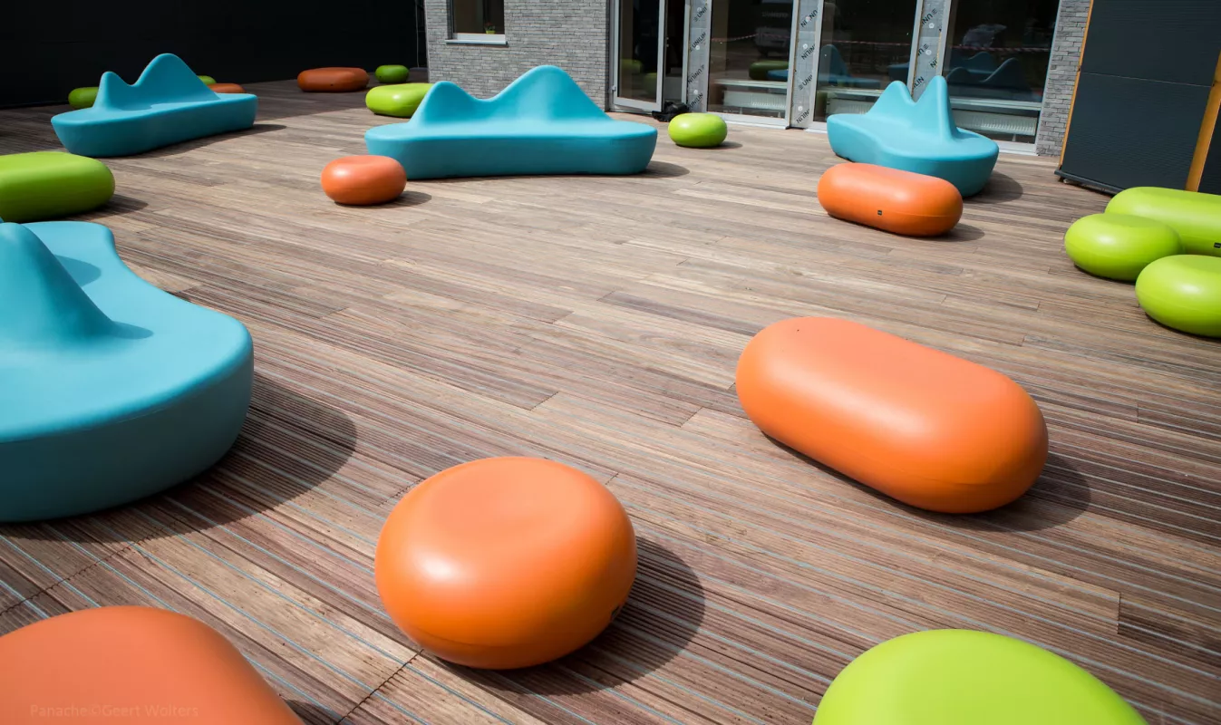 Panache Straatmeubilair Mobilier Urbain zitelement assise bloembak bac à fleurs Lightweight Rio©