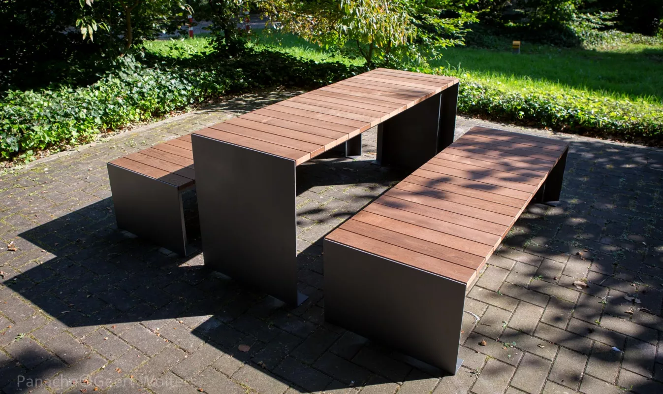 Panache Straatmeubilair Mobilier Urbain zitbank tafel banc table Passeparout Wood©