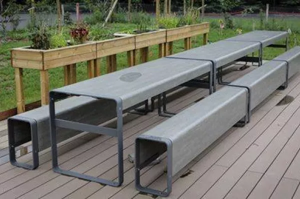 Belgisch Instituut voor de Verkeersveiligheid Brussel Panache Straatmeubilair Mobilier Urbain zitbank tafel banc table La Superfine© project BIVV projet IBSR