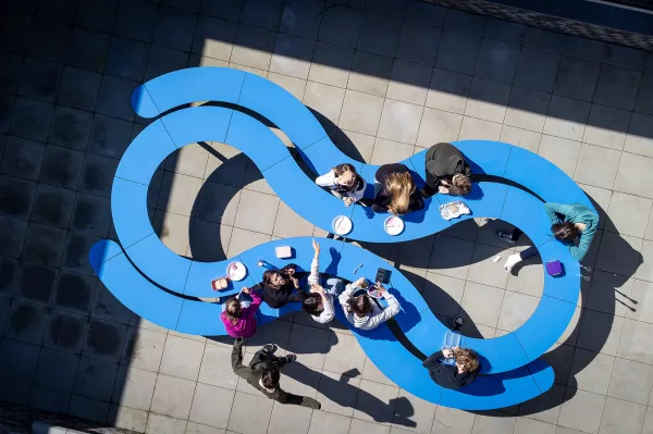 Panache Straatmeubilair Mobilier Urbain Picknicktafel Table de pique-nique King Arthur HPL Miramondo